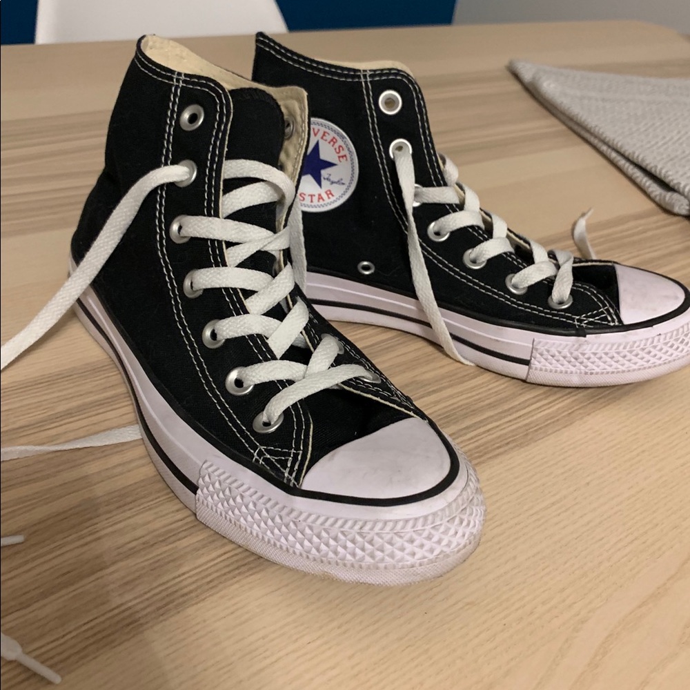 Converse Women’s 6.5 (black and white)